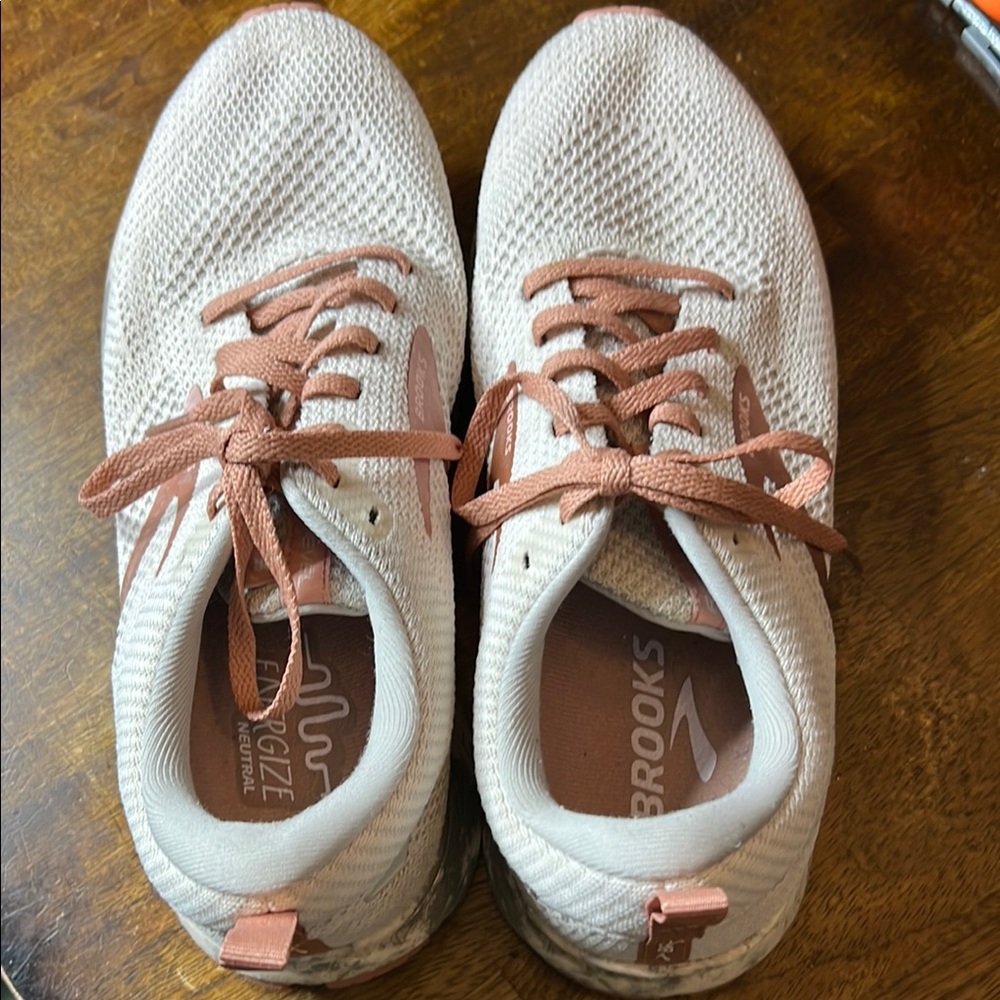 Brooks Cream and Pink Athletic Shoes Lightweight Mesh
